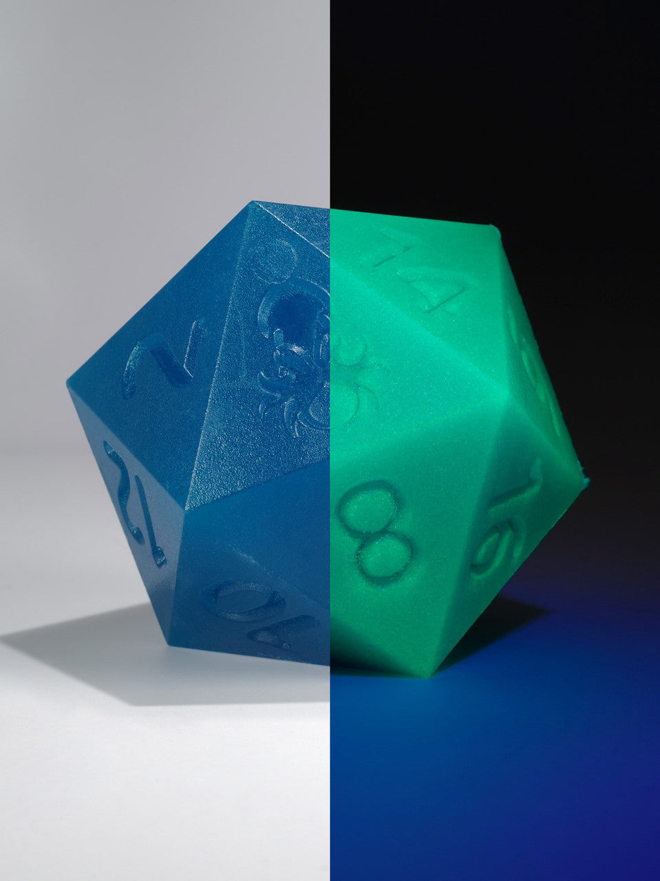 RAW 55mm Glow in the Dark Blue D20